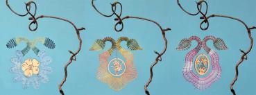 Preview: 144 Klöppelbrief 3 Anhänger "Blätter und Blüte"