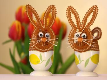 Preview: 394 Klöppelbrief Hütchen „Hasen" für Eier