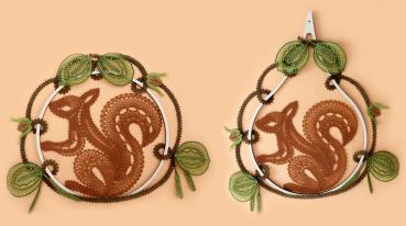 Preview: 383 Klöppelbrief „Eichhörnchen im Haselbusch"