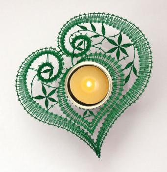 Preview: 265 Klöppelbrief „Immergrün“  - Herz für Teelichthalter