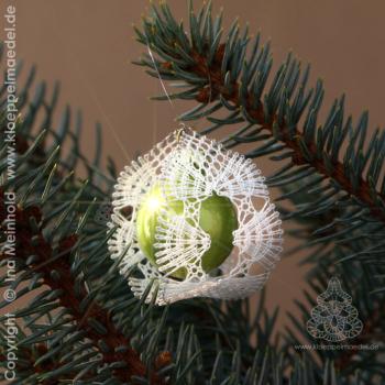 Preview: 390 Klöppelbrief „Sternchenfächer“  Verzierungen für Christbaumkugeln  6 cm, 5 cm, 4 cm und 3 cm