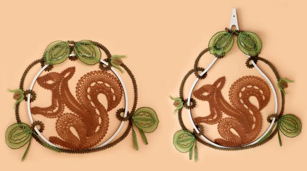 383 Klöppelbrief „Eichhörnchen im Haselbusch"