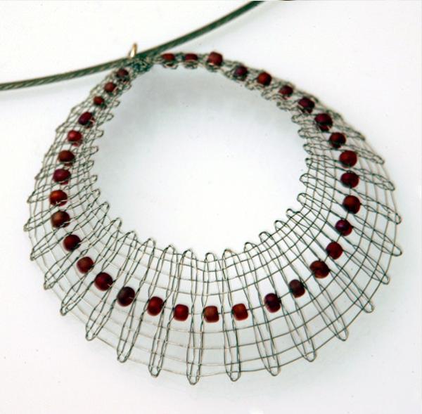 095 Klöppelbrief Schmuck-Anhänger "Round“