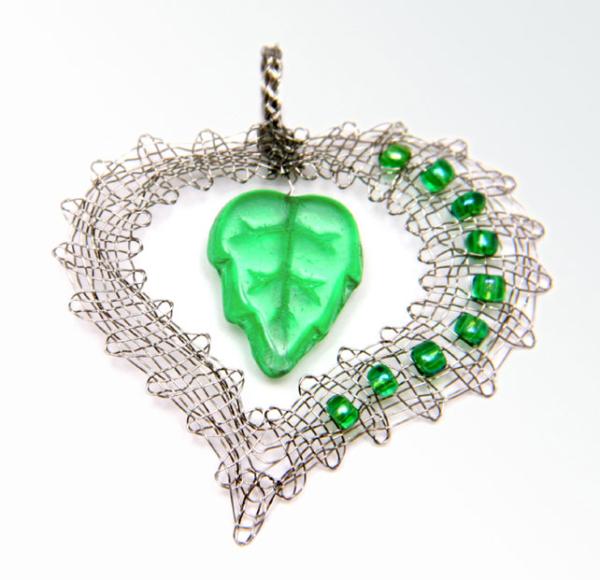 202 Klöppelschmuck Bastelset „Herzblättchen“