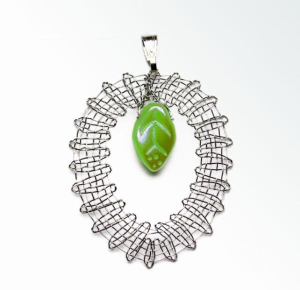 366 Klöppelschmuck Bastelset „Peridotblättchen“