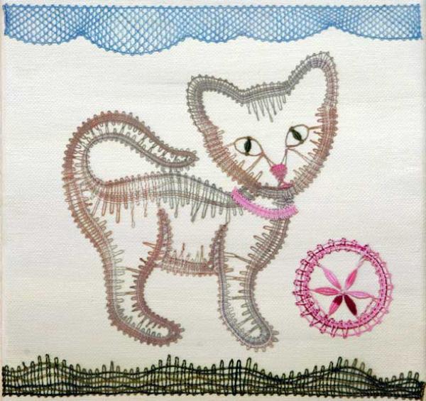 128 Klöppelbrief Keilrahmenbild „Kätzchen mit Ball“