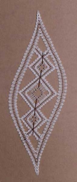 137 Klöppelbrief Rhombenmotiv "Ecken"