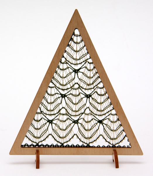 185 Klöppelbrief Dreieck "Tannengrün"