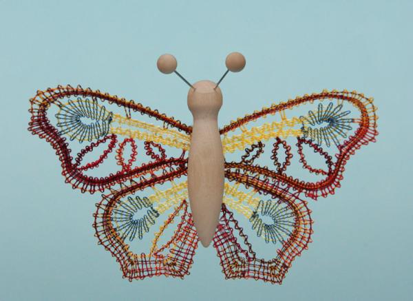 026 Klöppelbrief Schmetterling "Tagpfauenauge" für Holzkörper